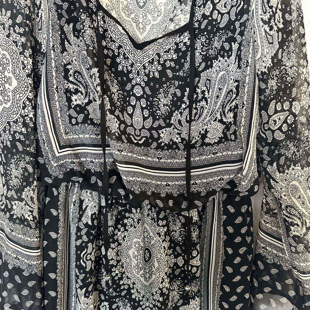 Black and Gray Patterned Dress - Picture 3 of 7